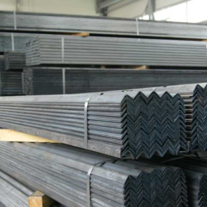 Уголок горячекатаный равнополочный 75х75х5 мм 6 м