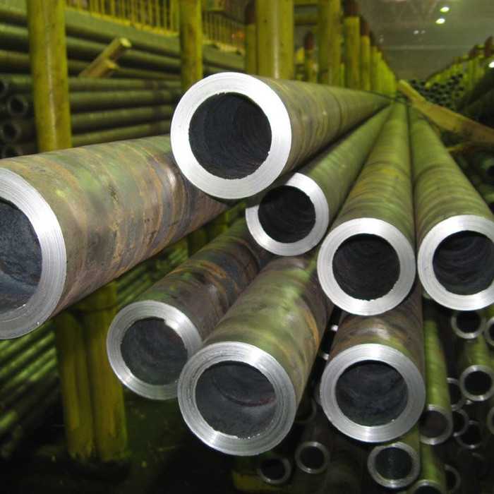 Труба бесшовная горячедеформированная 95х10 мм